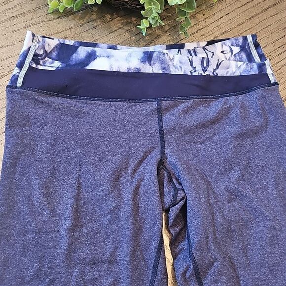 Lululemon crop legging size 6 - Picture 2 of 9
